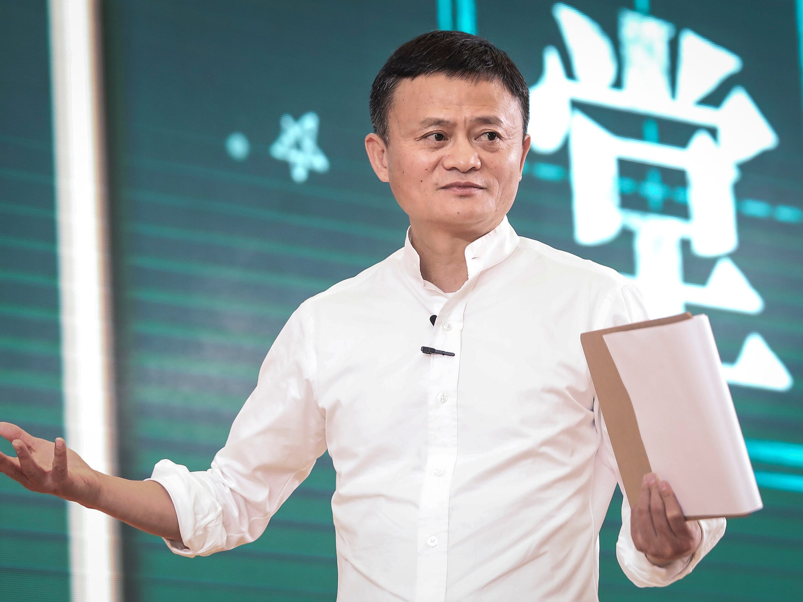 discover the fascinating story of jack ma, the founder of alibaba, who revolutionized online commerce in china and around the world. delve into his inspiring entrepreneurial journey, challenges, and the lessons he learned while creating one of the giants of e-commerce.