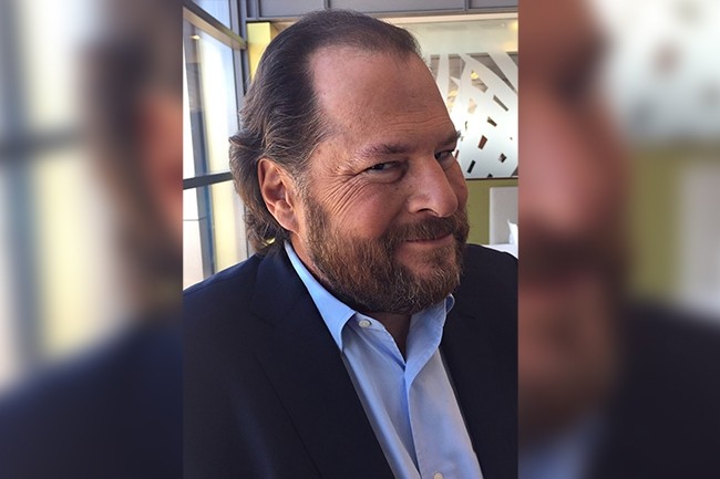 découvrez marc benioff, le pionnier du cloud computing, qui a révolutionné le secteur avec sa vision innovante et son leadership chez salesforce. explorez son parcours inspirant et son impact durable sur la technologie moderne.