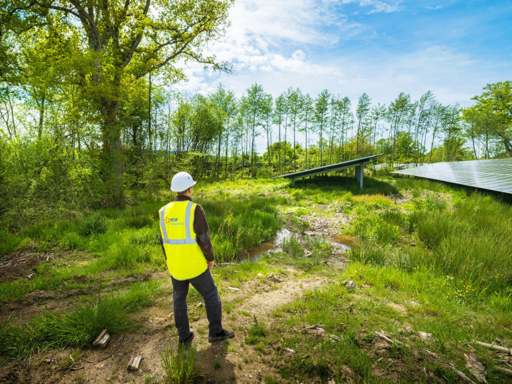 découvrez notre centrale solaire de 21 hectares, située au cœur d'une région creuse, qui offre une solution eco-responsable pour la production d'énergie renouvelable. energisez votre avenir avec une technologie durable et respectueuse de l'environnement.